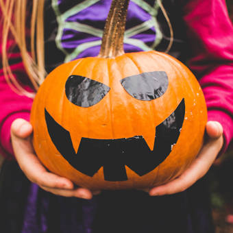 7 Reasons Every Introvert Hates Halloween | #StreamTeam via SHUGGILIPPO.com